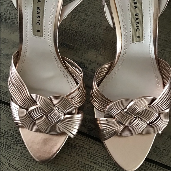 Ladies size 8 gently used rose gold heels - Picture 4 of 4